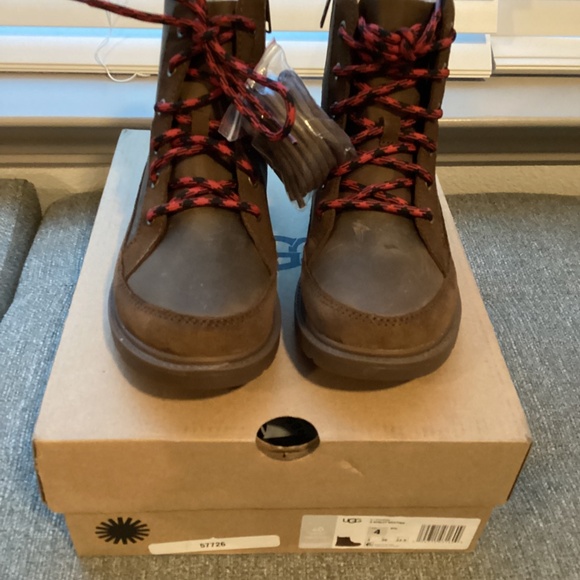 UGG® Kids' Robley Waterproof Boot (Big Kid), size 4 - Picture 10 of 13